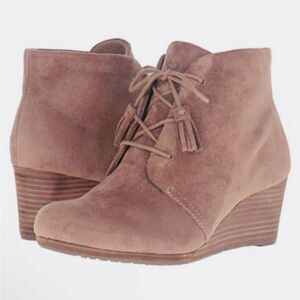 NWB Dr Scholl's Women's Dakota Wedge Bootie Size 7.5 Tan Ankle Boots Tassel Tie